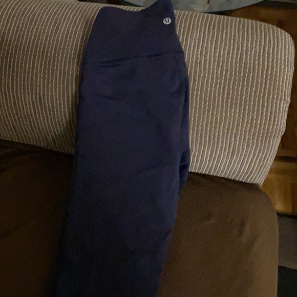 lululemon used navy blue - Picture 2 of 2
